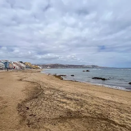 Estudio En Primera Línea De Playa *